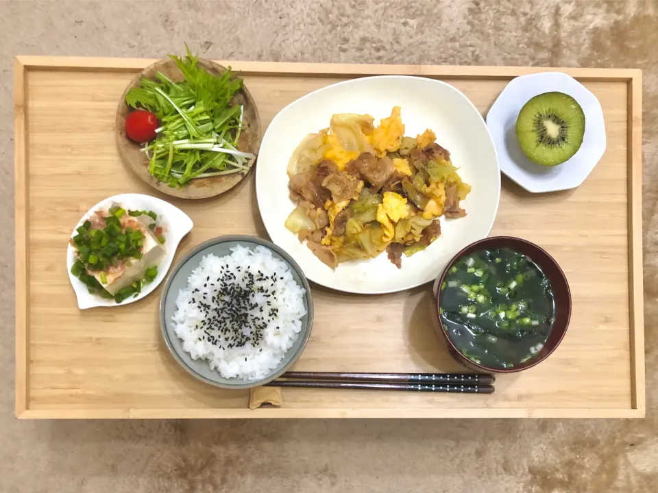 とろ卵豚キャベツ定食🥬🥚🐖|susie5さん