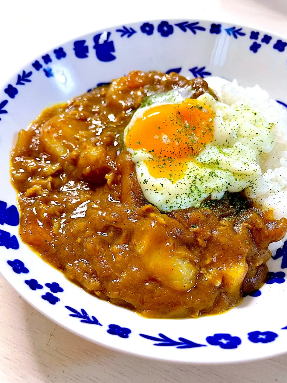 Snapdishの料理写真:温玉カレー🍛|＊.｡.＊ yükinaﾟ＊.｡.＊さん