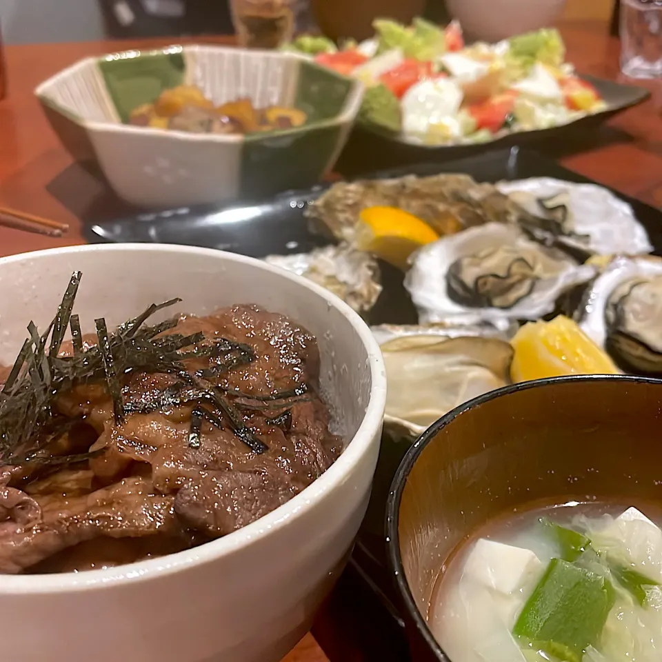 焼肉丼と蒸牡蠣|mokoさん