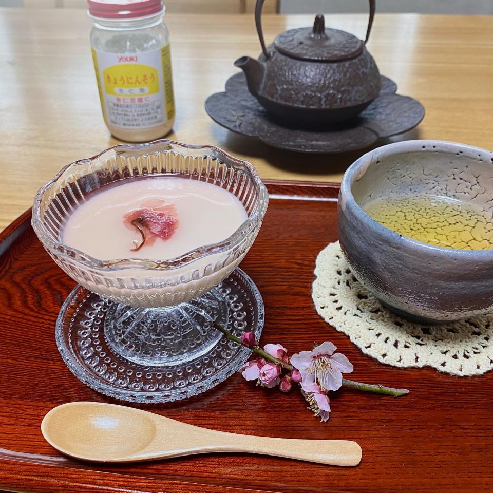 MAKUBIさんの料理 糀甘酒de杏仁豆腐と桜シロップ