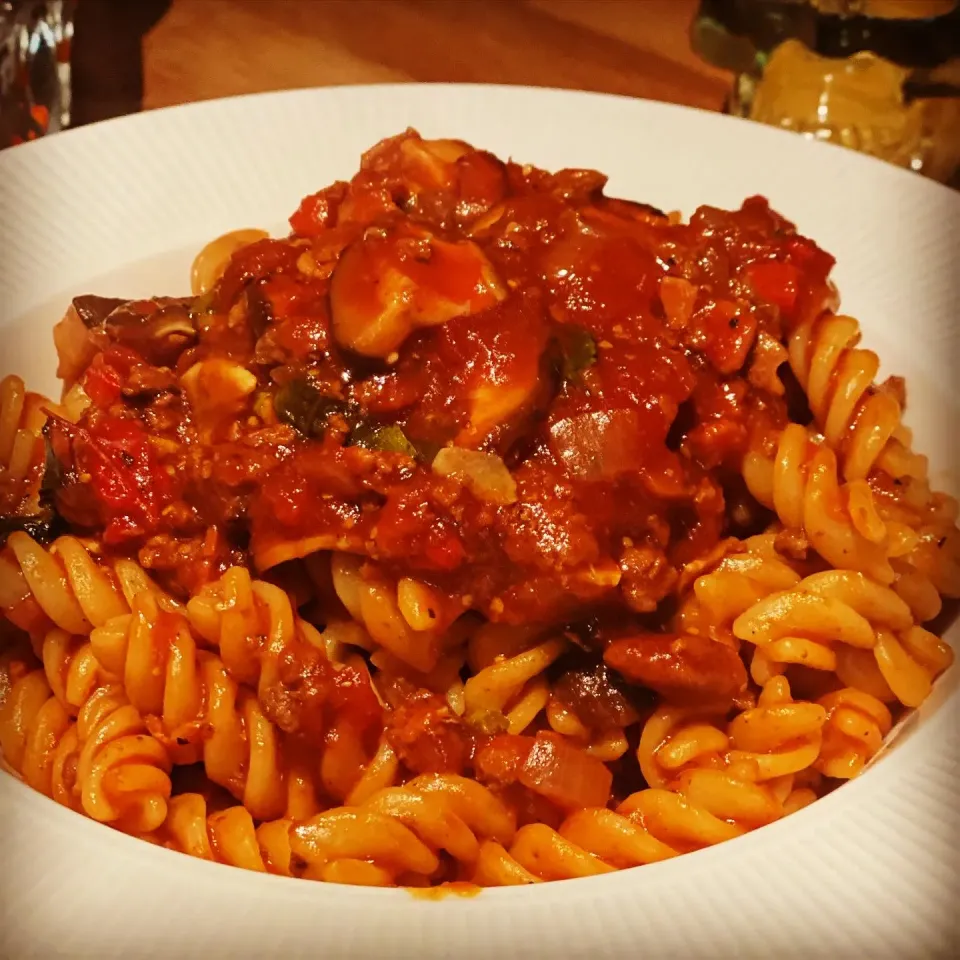 Snapdishの料理写真:Dinner ! Dinner ! 
Homemade Freshly Minced Beef Steak made into a Tomato Meat Sauce with Mushrooms Peppers onions Garlic with Fresh Basil 🌿 with Fusilli Pasta |Emanuel Hayashiさん