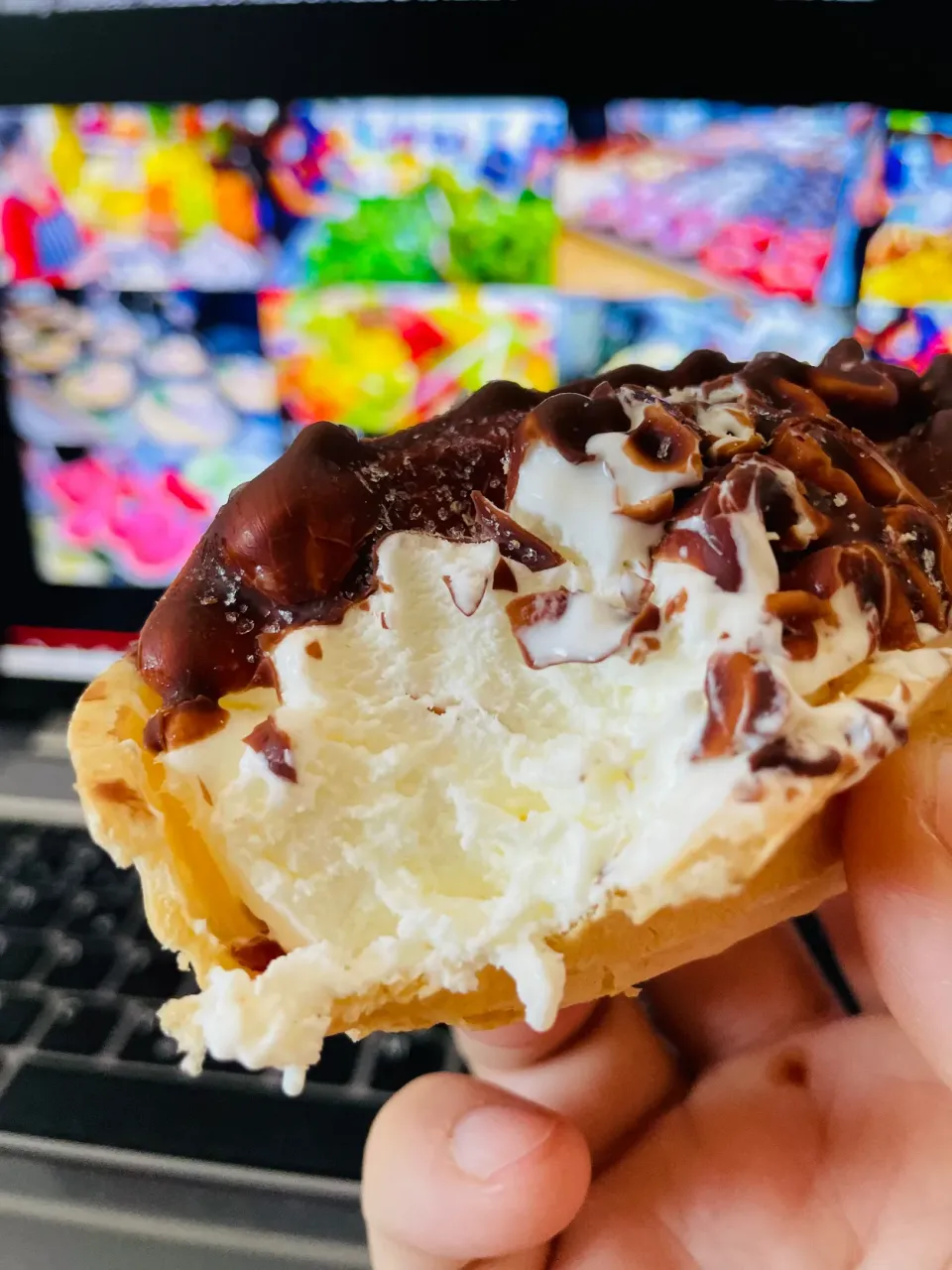 Snapdishの料理写真:Yummu😋🍦🍦🧁🧁|baskaさん