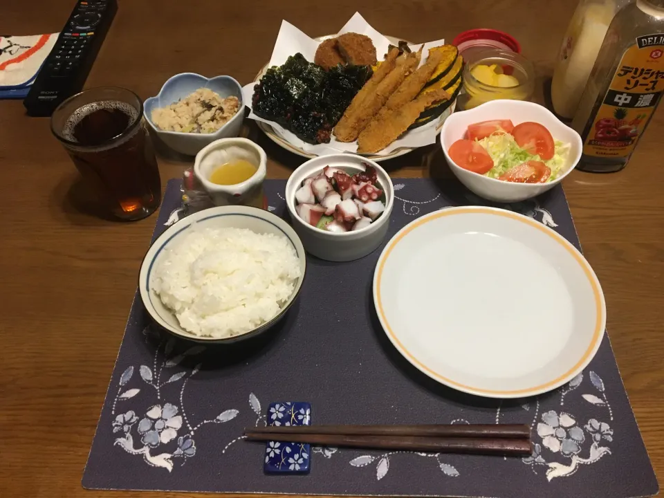 揚げ物盛り合わせと酢の物とサラダとお惣菜(夕飯)|enarinさん