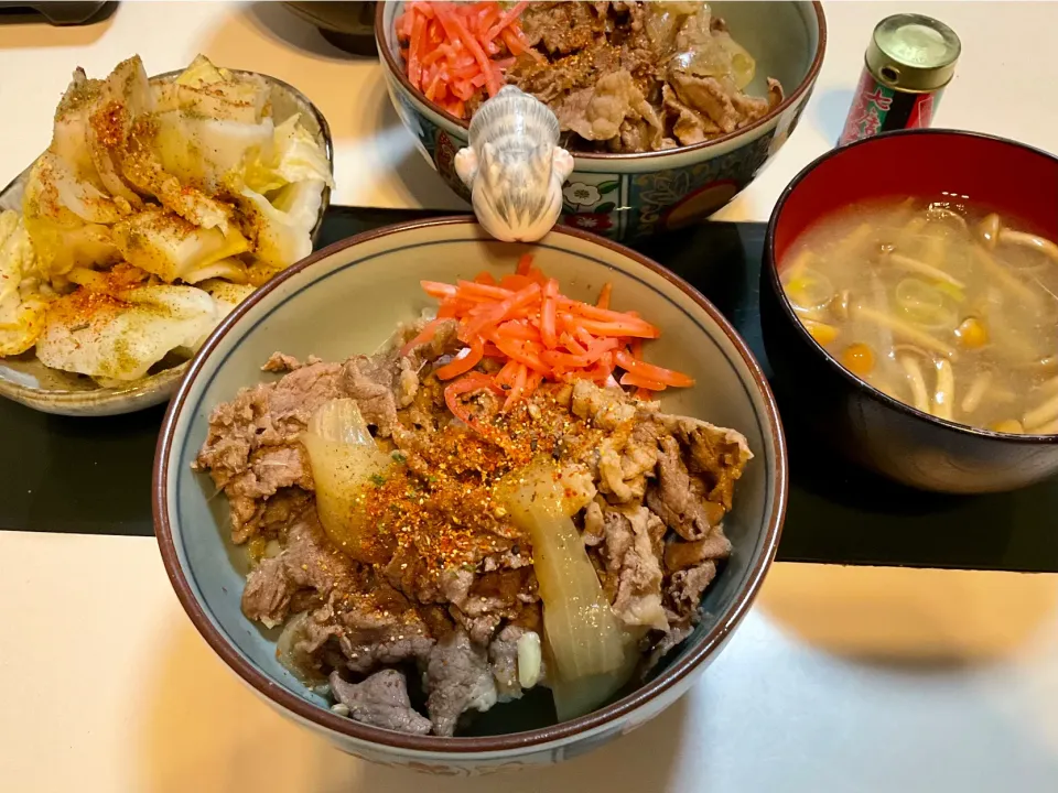 吉野家風に作った牛丼とナメコのお味噌汁と白菜の漬物で晩御飯|Takeshi  Nagakiさん