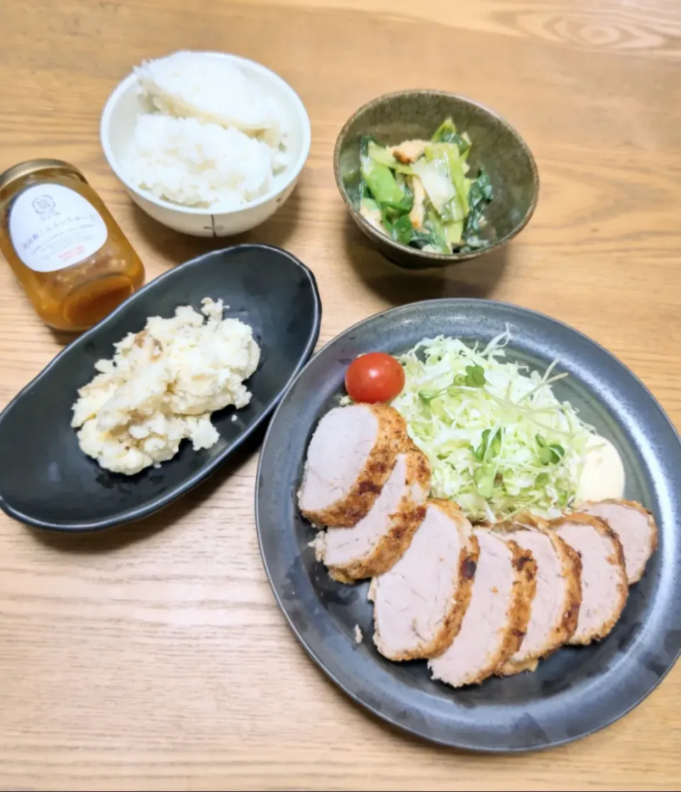 Snapdishの料理写真:『南高梅のコンフィチュールでいぶりがっことクリームチーズのポテサラ』|seri-chanさん