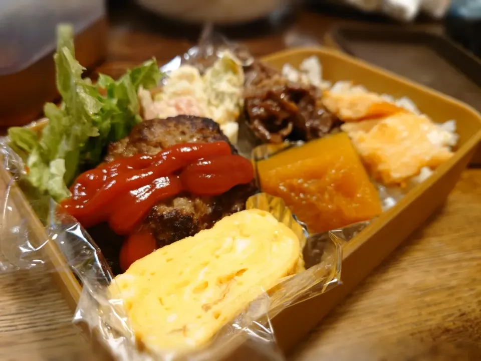 Snapdishの料理写真:ハンバーグ弁当(*^^*)|しーPaPaさん