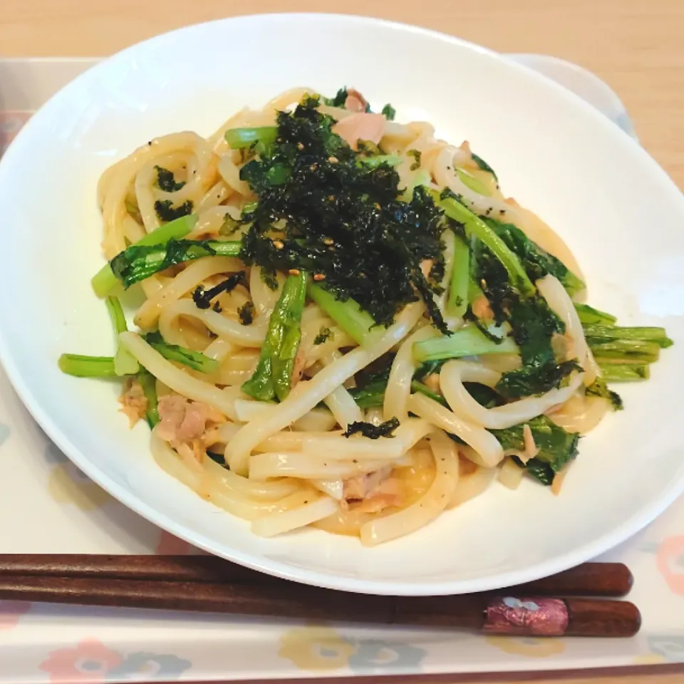 かぶの葉とツナの焼きうどん|しまだ ちえこさん