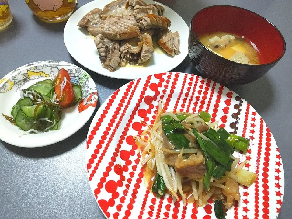 ハランボの塩焼き
カルビと葉ニンニクの炒め物
トマトときゅうりのもずく酢
すり身と豆腐の味噌汁|尚さん