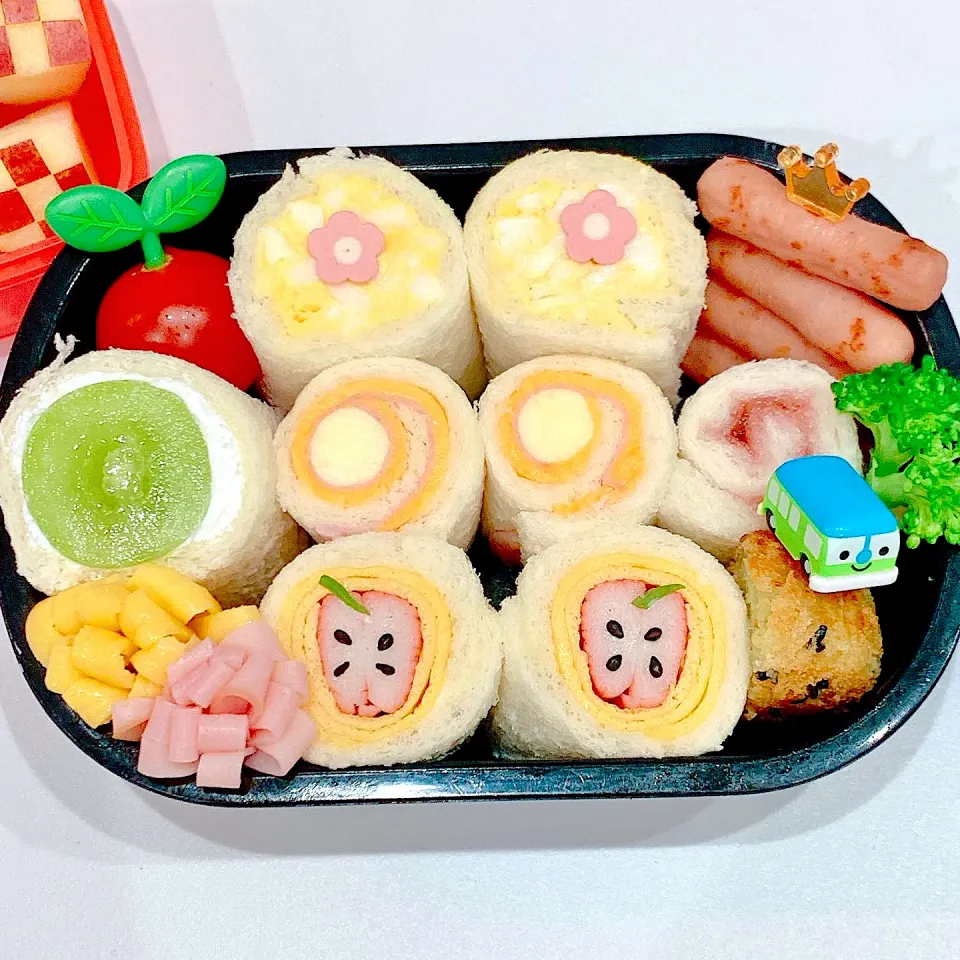 Snapdishの料理写真:くるくるロールサンド弁当|Miiaさん