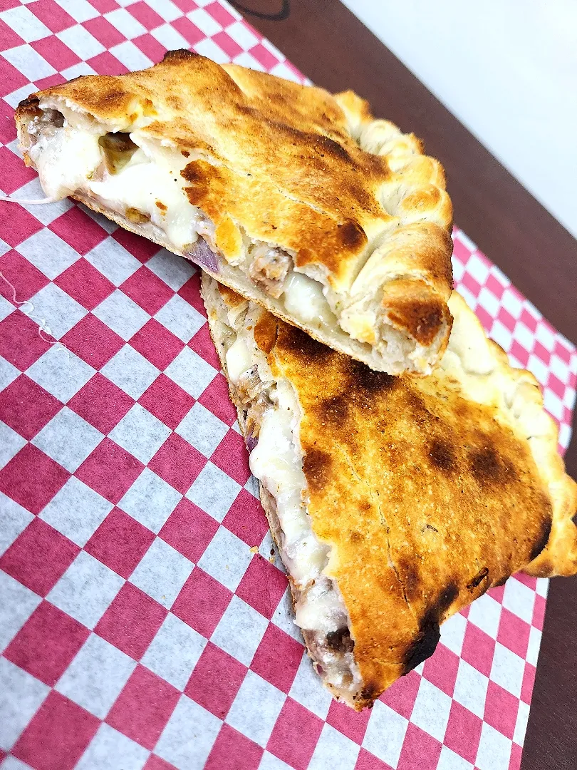 Italian Sausage Calzone |Earl Pearsonさん