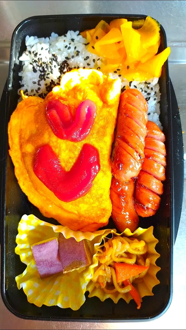 Snapdishの料理写真:旦那弁当　2023/3/3

カレーオムレツ
ウインナー
焼きそば
さつまいもの甘煮|ユキヨメ♪さん