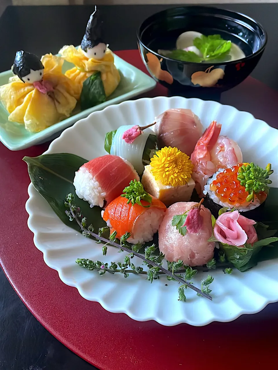 桃の節句の手毬ずしとお雛様の巾着ずし🎎|とんちんさん