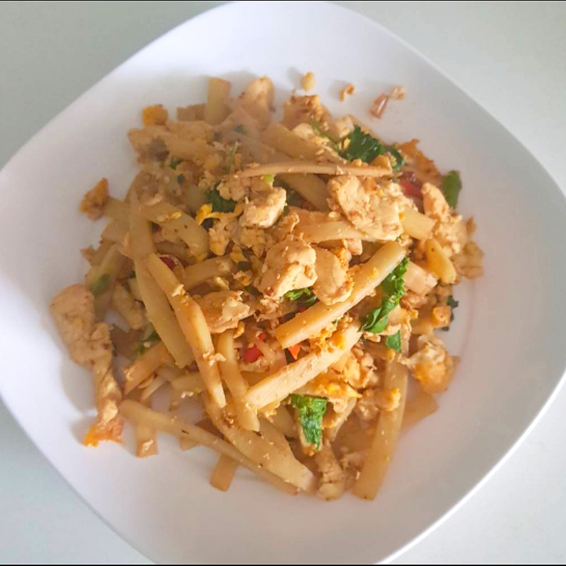stir fry bamboo shoots with chicken and egg