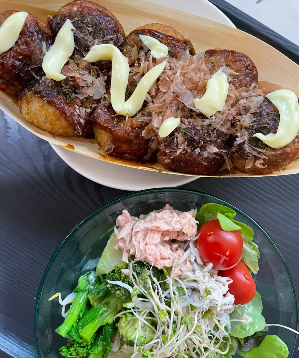 感謝価格の銀だこ🧆とツナサラダ🥗✨😋💕|てるみさん