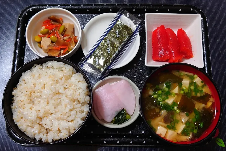 今日の朝ごはん（発芽玄米ごはんに辛子明太子（博多屋）、味付のり、高野豆腐、エリンギのみそ汁、かぶと小松菜の漬物）|Mars＠釜飯作り研究中さん