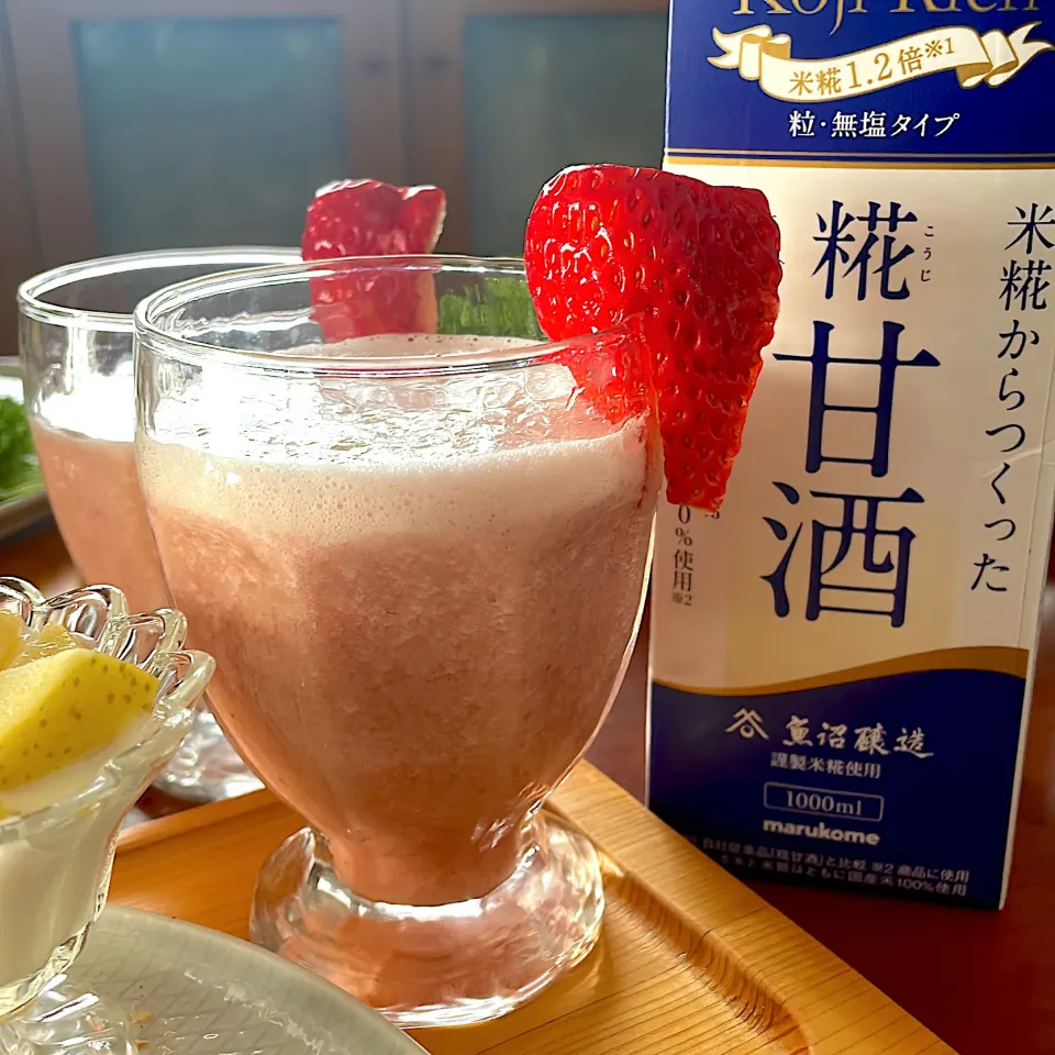 いちごと糀甘酒で作ったいちご甘酒🍓|mokoさん