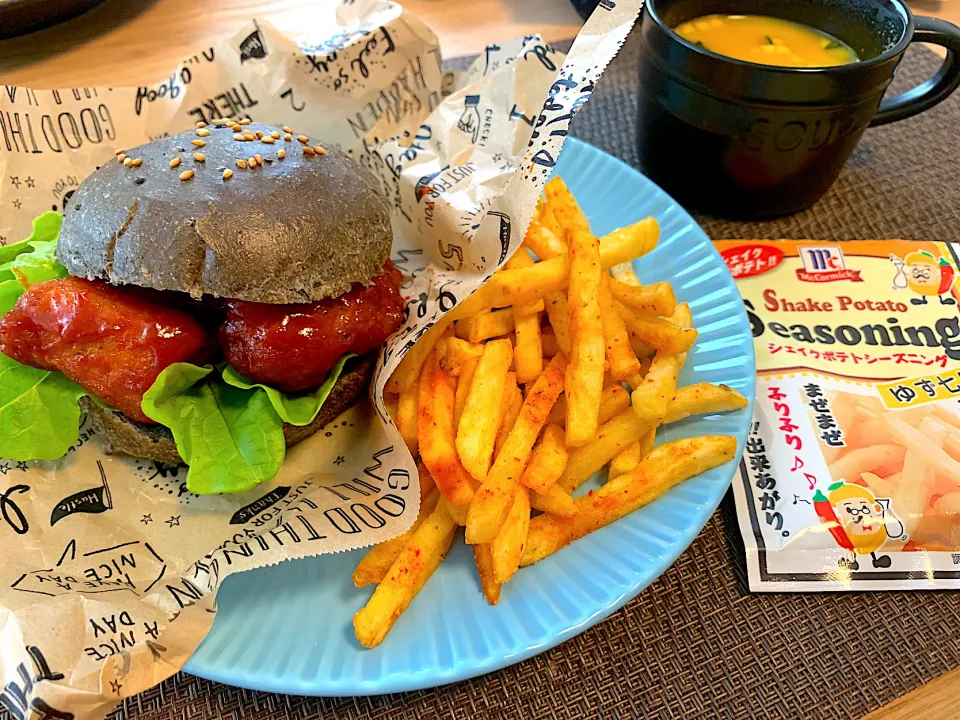 ヤンニョムチキンバーガーandフライドポテト【ゆず七味】|いちごさん