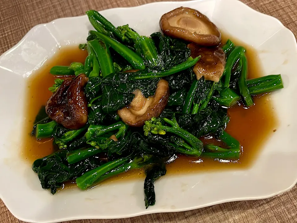 Stir-Fried Hong Kong Kailan & Shiitake in Oyster Sauce|270w178bさん