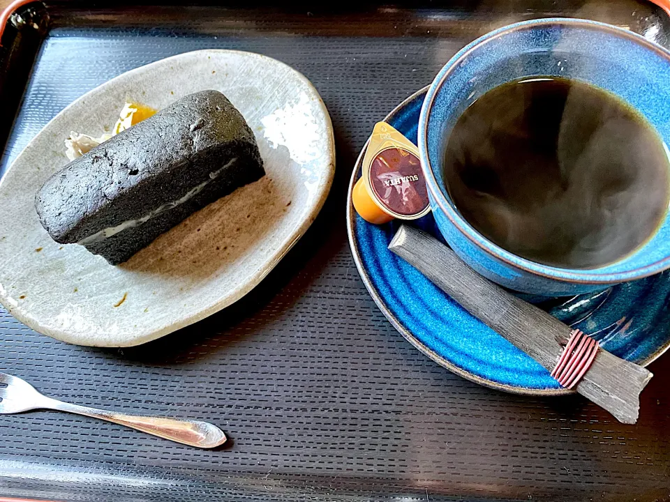 備長炭コーヒーと炭ケーキ😅👍🏻in和歌山|Hi-Niさん