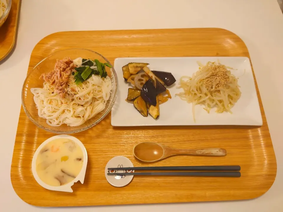 Snapdishの料理写真:今日の夕食　ツナそうめん、れんこんとなすのポン酢焼き、もやしナムル、茶碗蒸し|pinknari🐰🌈さん