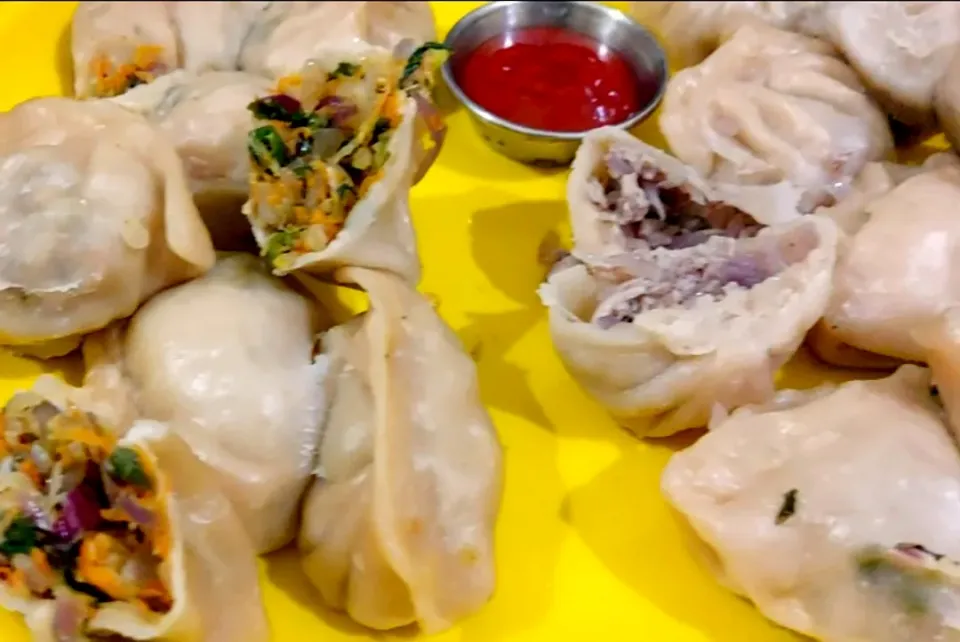 Vegetable momo and Chicken momo 😋|Udnr Learningさん