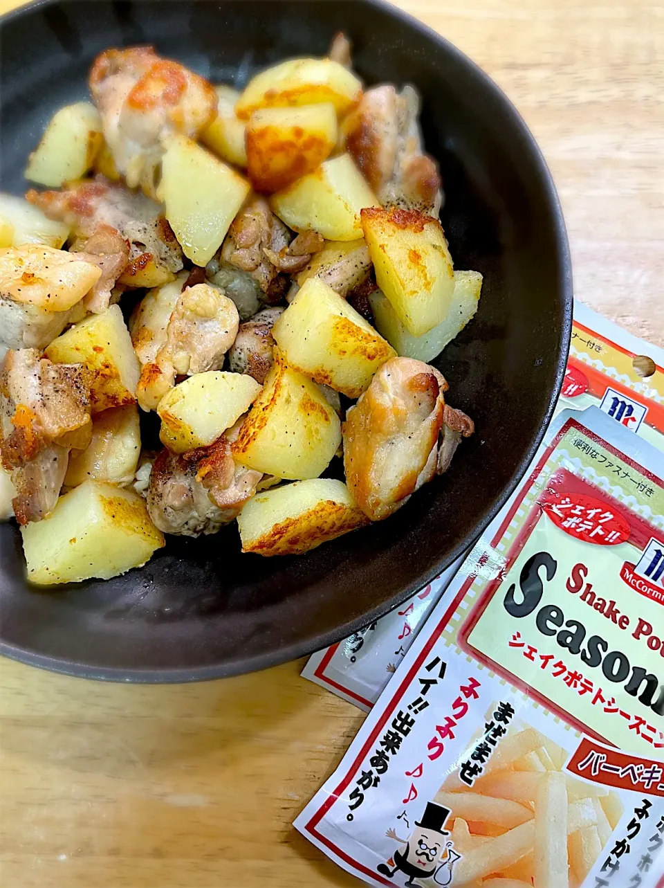 Snapdishの料理写真:新じゃが鶏肉のポテトシーズニング味|パパ手料理さん