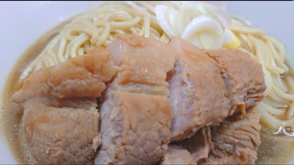 【TRY ラーメン大賞2022-2023 
名店部門 にぼし優秀店】
【角館の本店は1988年創業】
中華そば 伊藤
肉そば (800円)
＋大盛り (150円)
@王子神谷13分
(赤羽からママチャリ23分)
23052 (54,129)