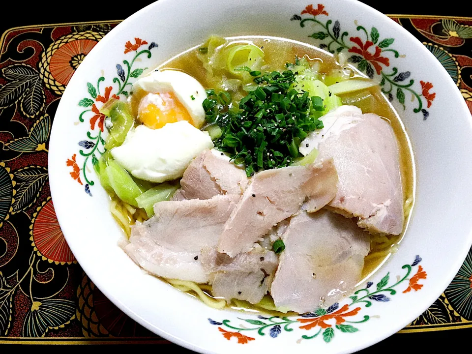 塩麹ハムのラーメン|くまとらさん