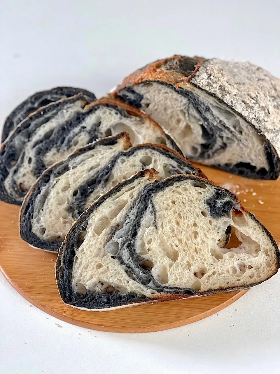 Black sesame sourdough|12Dragonさん