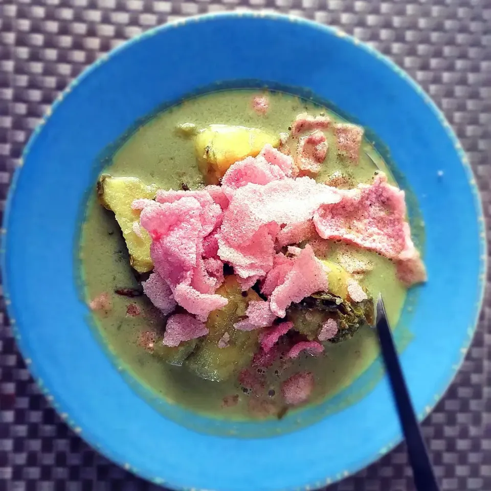 Sayur Gulai Pakis (Indonesian Green Curry with Pakis Leaves)|tigakokiさん