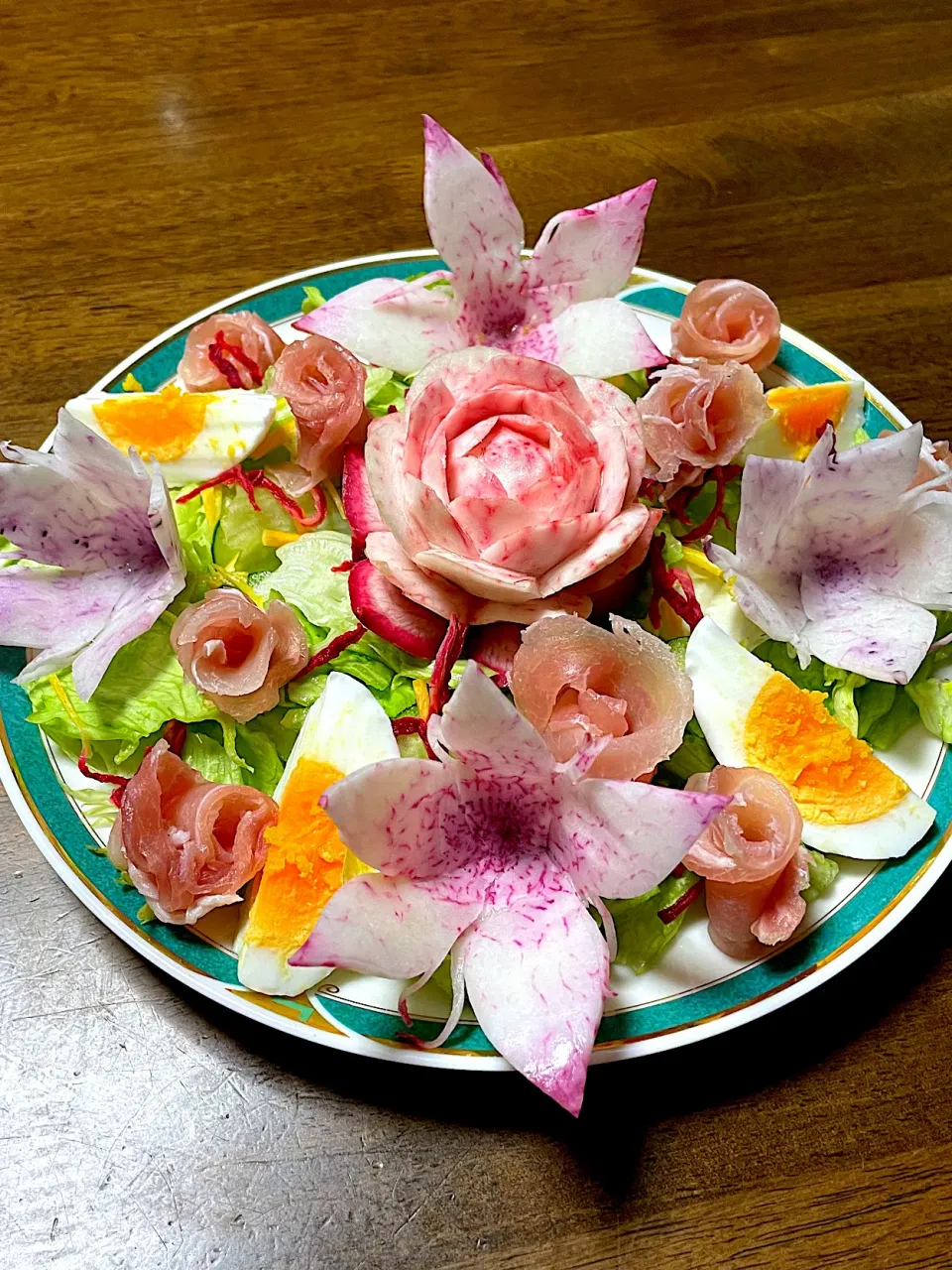 Snapdishの料理写真:野菜のお花畑サラダ🥗|ひだまり農園さん