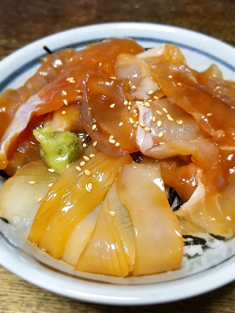 パパ作👨ヤリイカとマゾイの漬け丼|ぱんだのままんさん