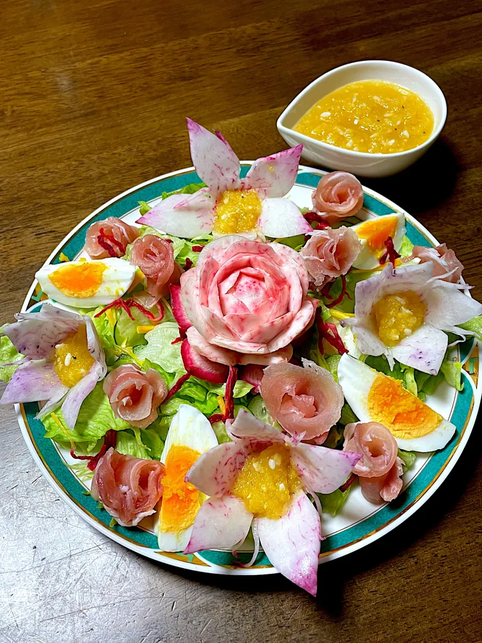 野菜のお花畑サラダ🥗人参🥕ドレッシング|ひだまり農園さん