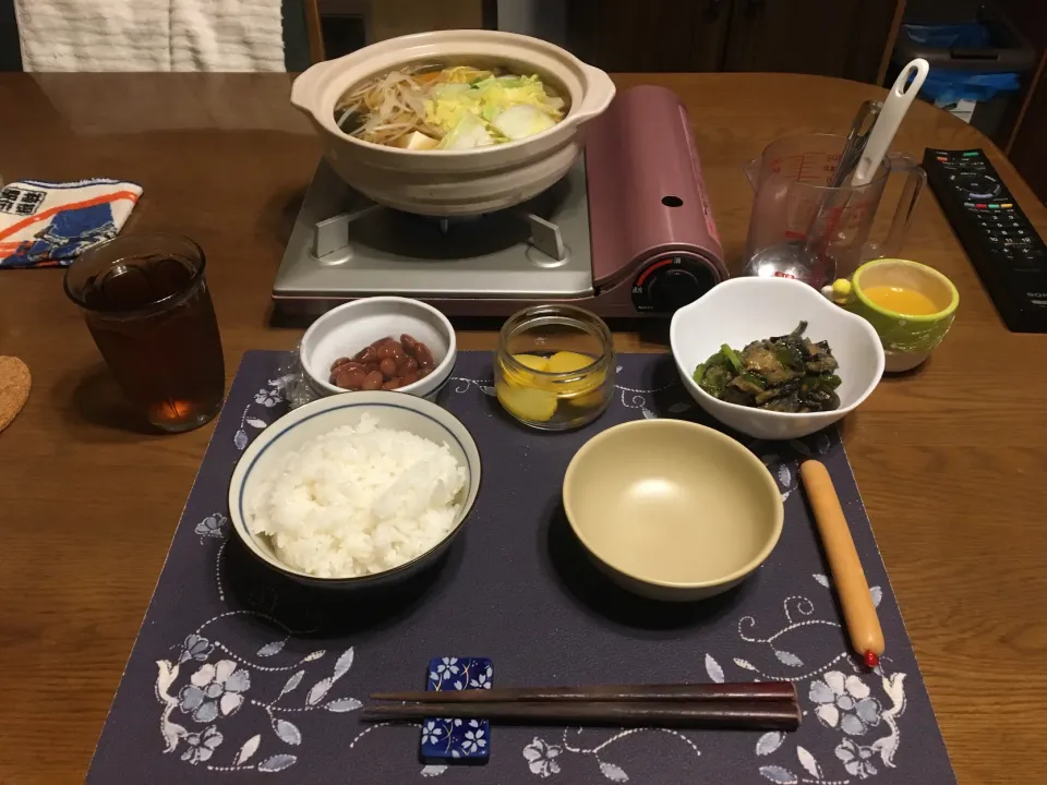 Snapdishの料理写真:寄せ鍋となす味噌炒め(夕飯)|enarinさん