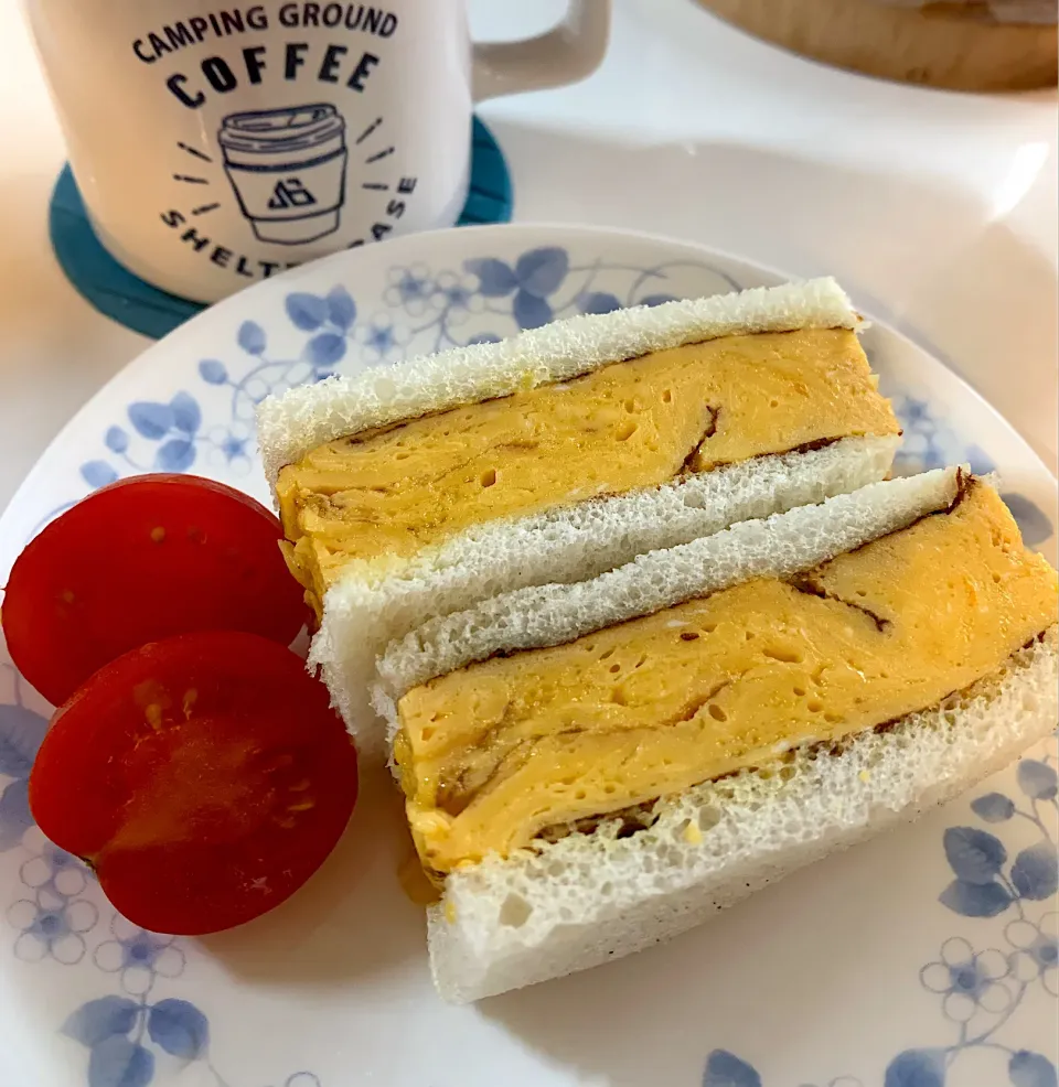 Snapdishの料理写真:卵サンドで朝食🥞|みっこちゃんさん