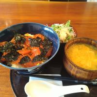 鮪ユッケ丼
