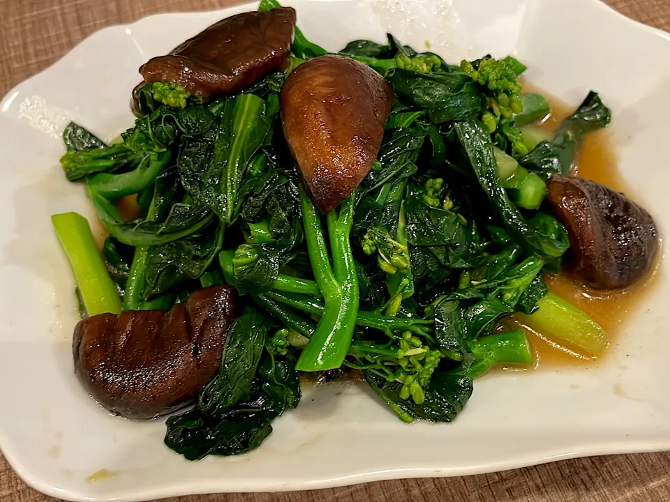 Stir-Fried Hong Kong Kailan & Shiitake in Oyster Sauce|270w178bさん