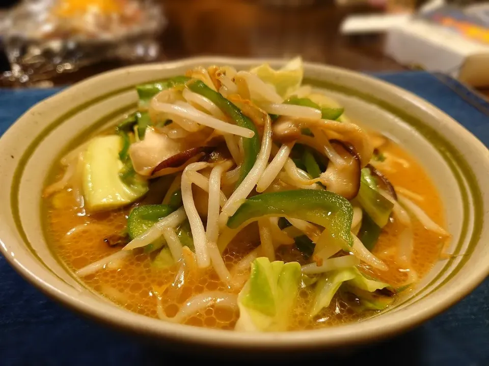 しゃきしゃき野菜の家系ラーメン(*^^*)|しーPaPaさん