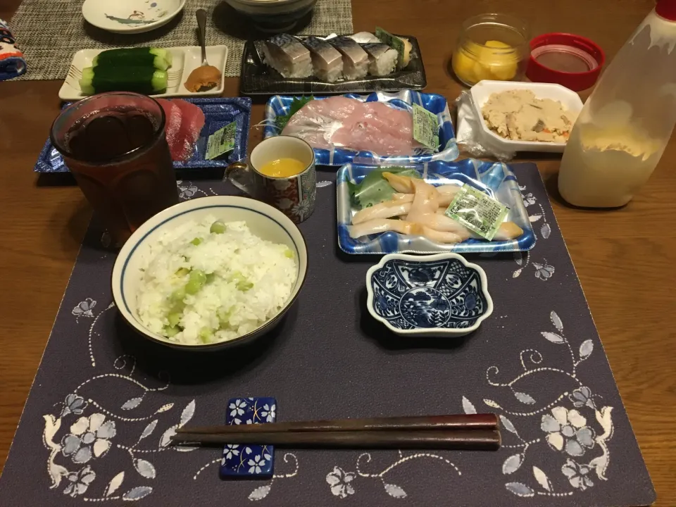 Snapdishの料理写真:各種お惣菜のお造りと寿司(夕飯)|enarinさん