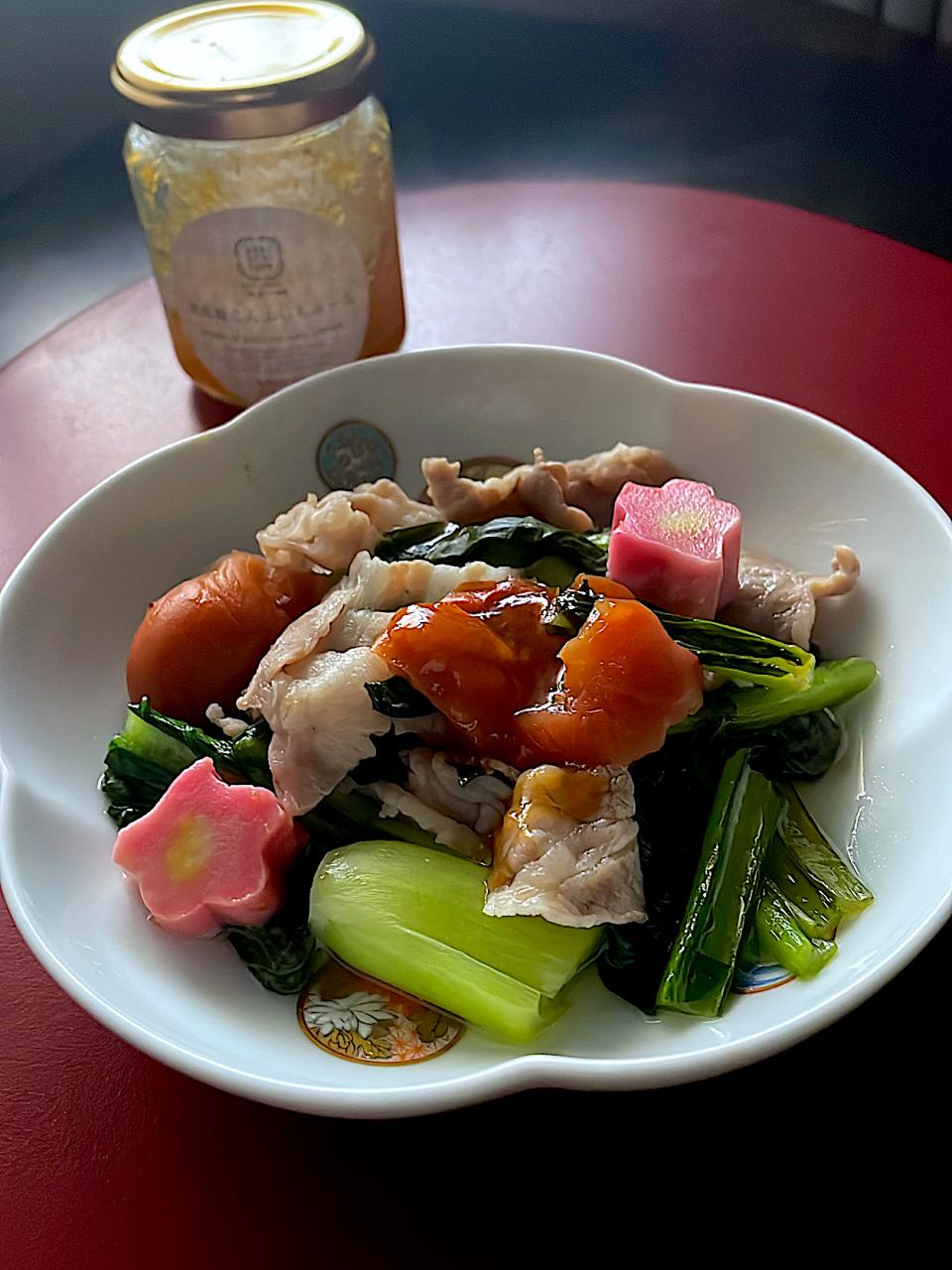 古尾谷りかこさんの料理 豚こまと小松菜の梅煮