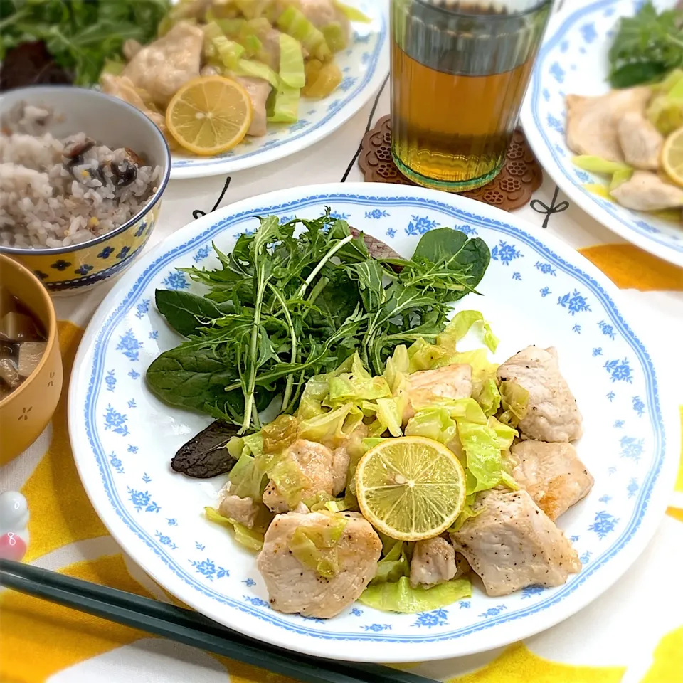 【鶏胸肉とキャベツのレモンバター炒め】|アスママさん