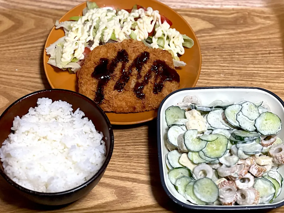 ☆チキンカツ ☆サラダ ☆竹輪と胡瓜とチーズのサラダ|まぁたんさん