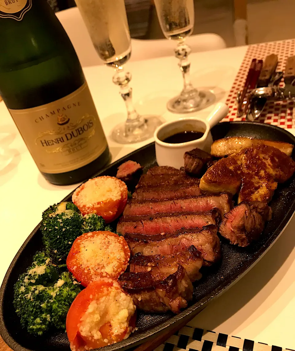 牛ヒレ＆フォワグラのステーキ🥩➰🥂😋|ナムナムさん