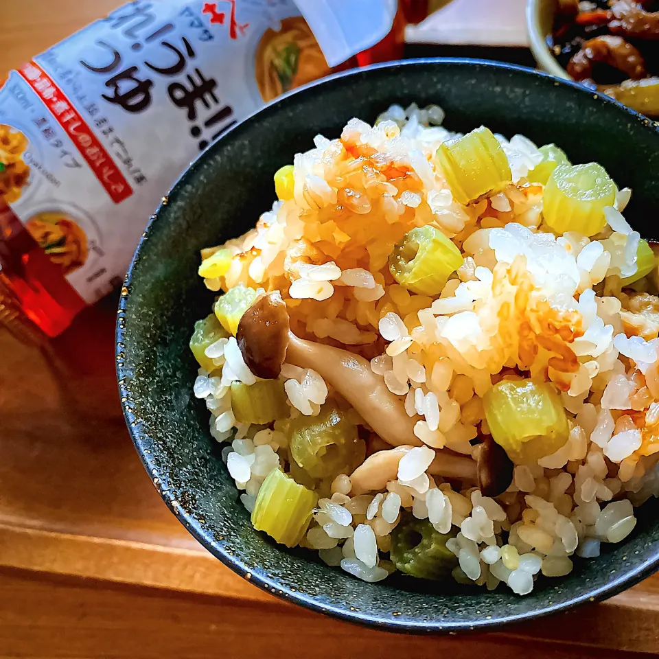 ふきとしめじの炊き込みご飯🍚💭|にゃんぺこさん