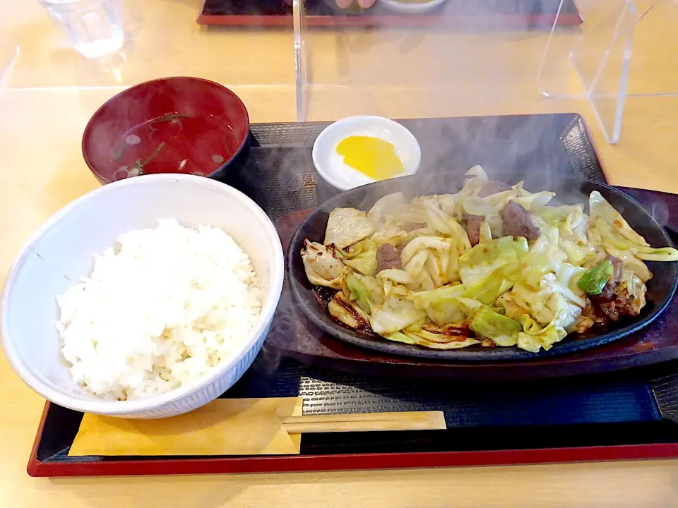 豚辛味噌鉄板ランチ|コージ💫さん