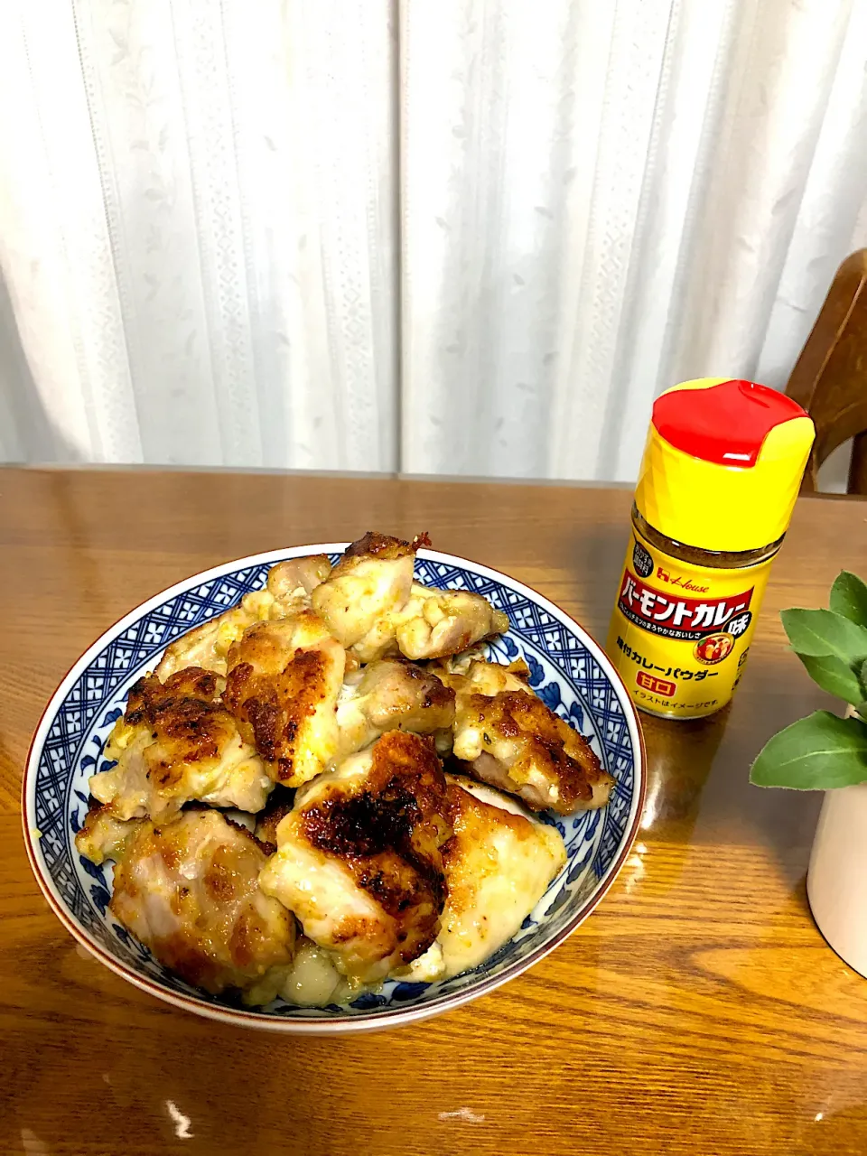 カレーパウダーで鶏肉焼き焼き♪|なちこさん