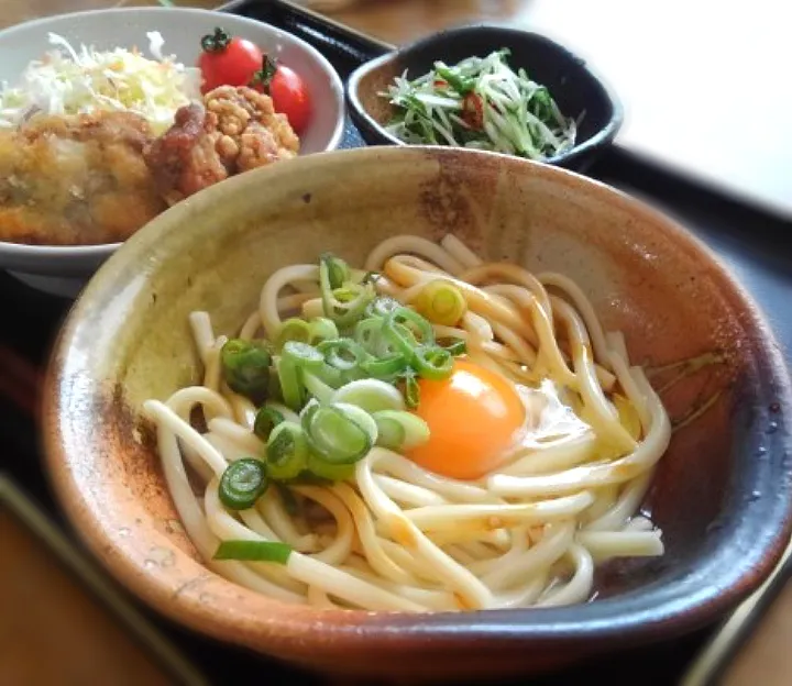 Snapdishの料理写真:釜玉うどん定食|くまちゃんさん