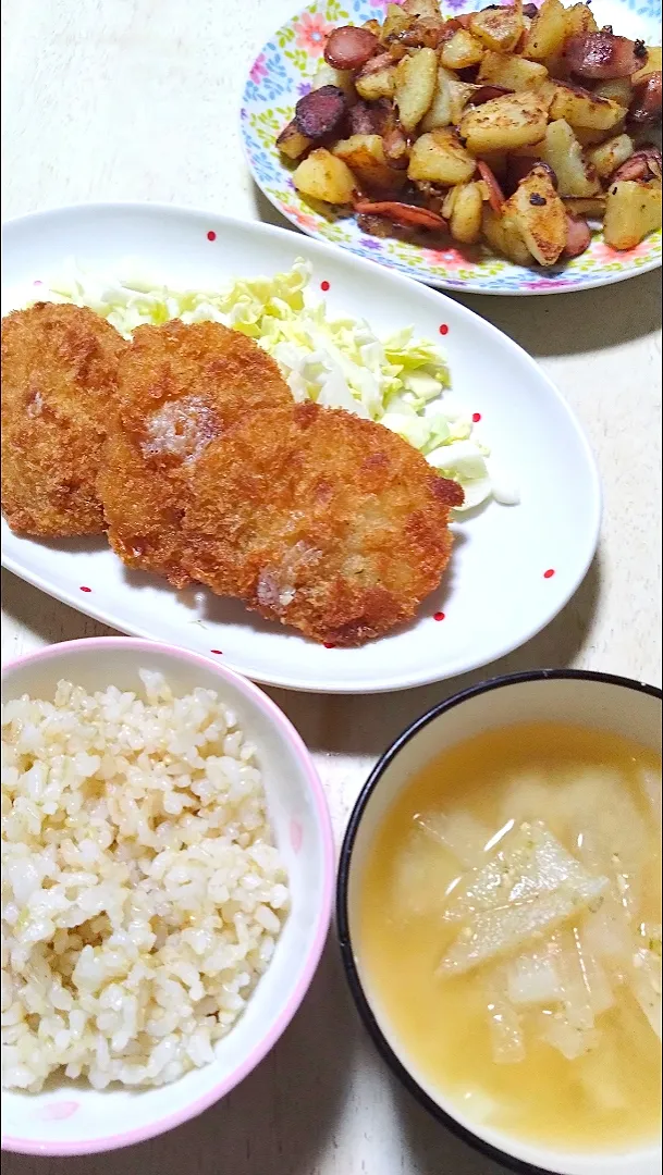 夕ご飯記録☆チキンカツ・ジャーマンポテト・大根の味噌汁|yuika☆さん