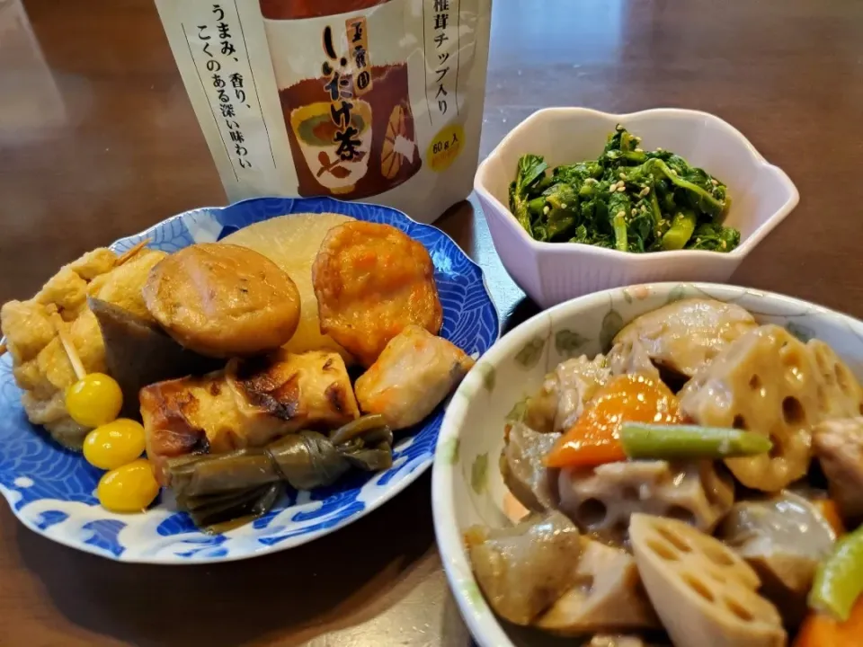 椎茸茶を使って、
いつもの煮物と菜の花のおひたし。
今季最後のおでん🍢|みよぱさん