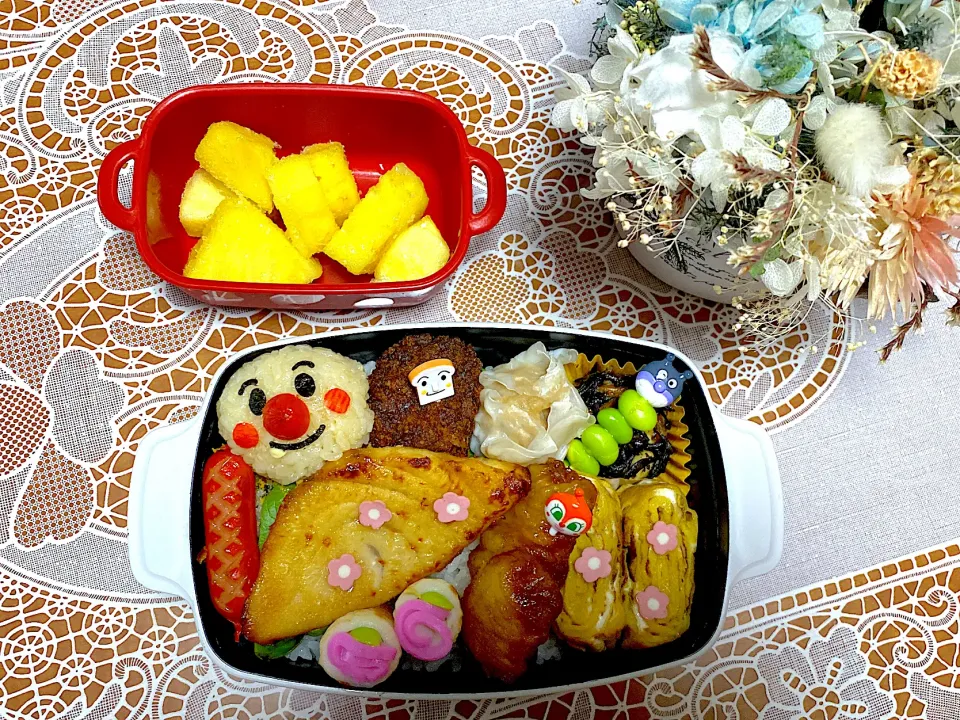 Snapdishの料理写真:2023.3.10はアンパンマンのお魚弁当🌸|makoさん